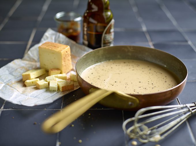 Sauce au Herve, à la bière brune et au sirop de Liège