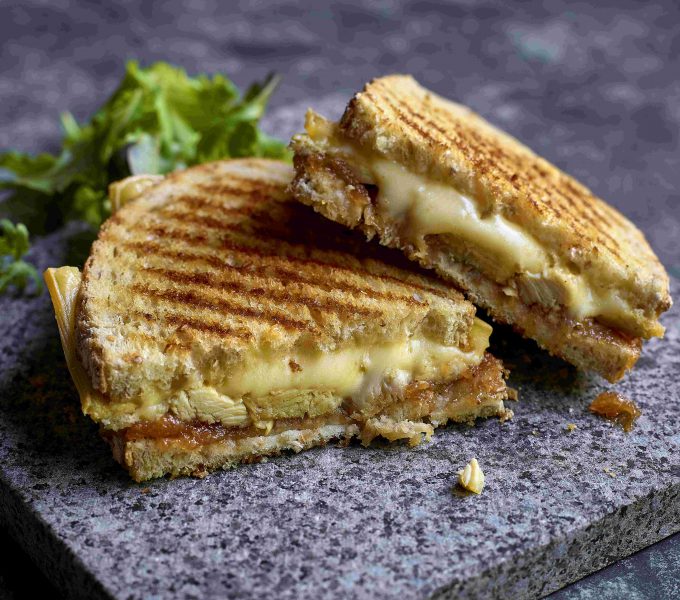 Croque-poulet à la pâte de coings et au Val-Dieu