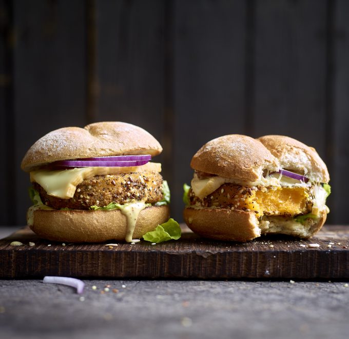 Veggieburgers met Herve en gepaneerde butternut