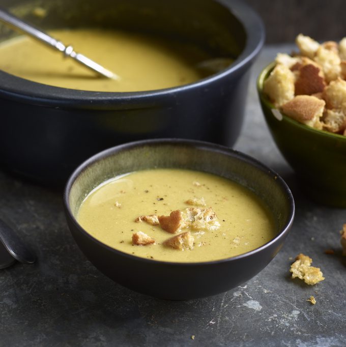 Velouté de légumes au Herve et croûtons rôtis